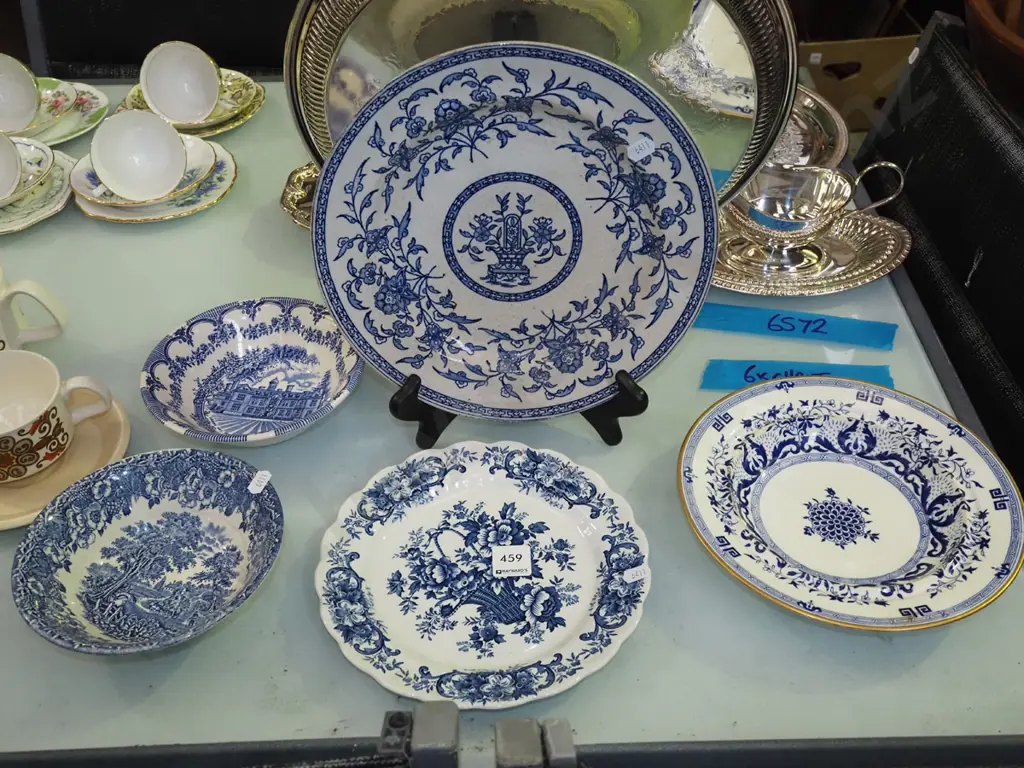 blue and white plates and bowls Image 1++