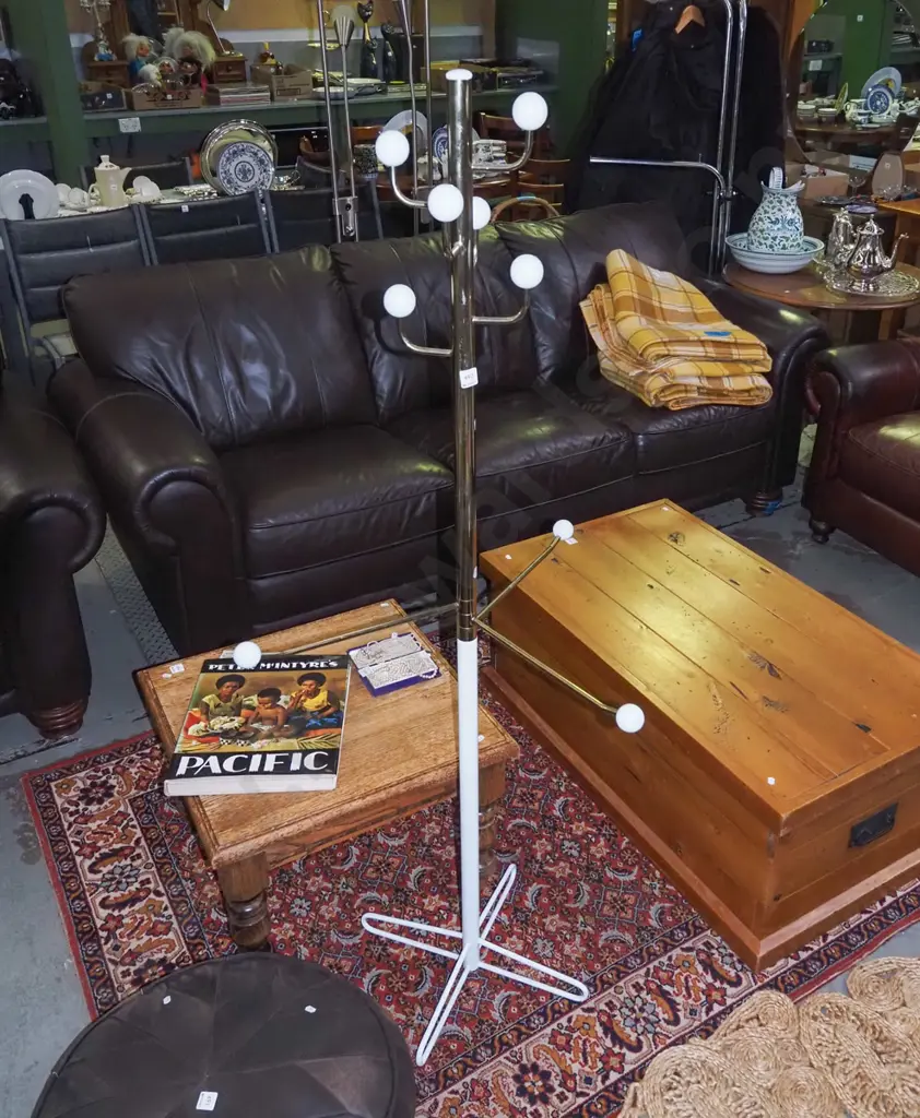 1980s coat stand Image 1++