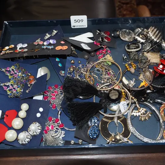 tray of costume jewellery