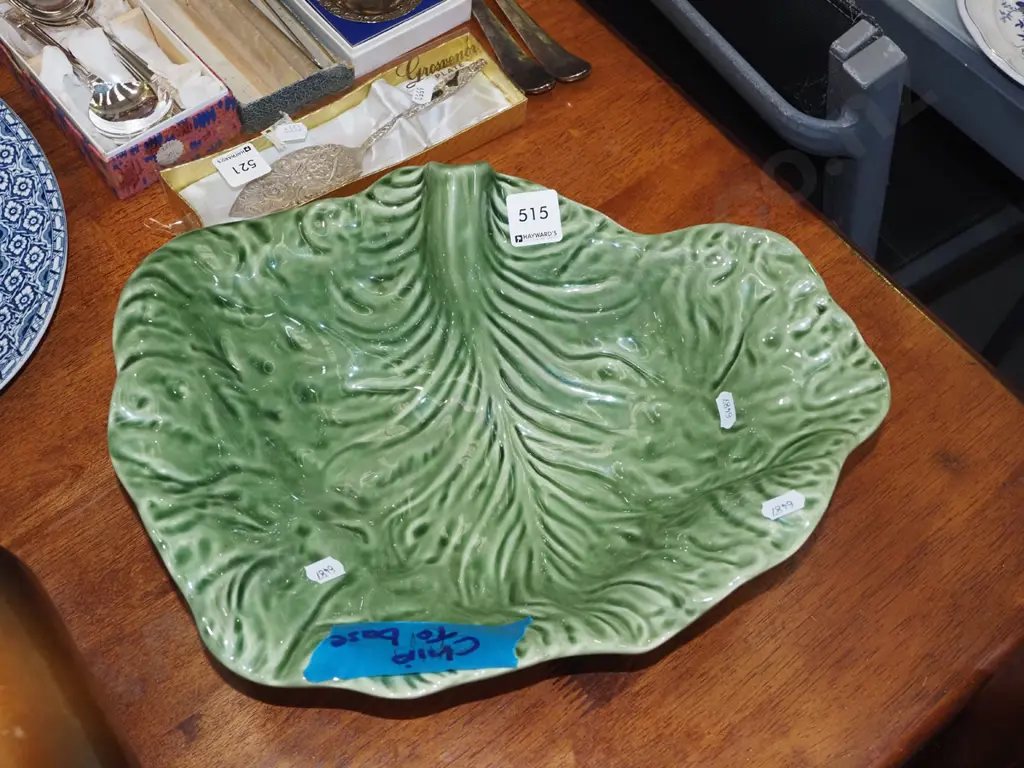 large cabbage leaf bowl - chip to base Diam340 Image 1++