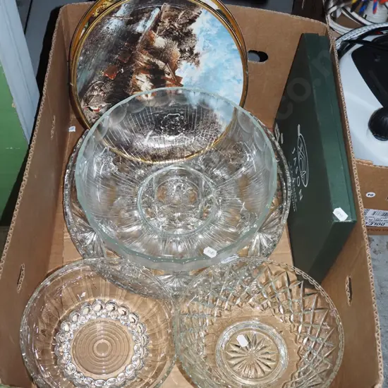 box; Constable cabinet plates, large serving bowls, placemats etc