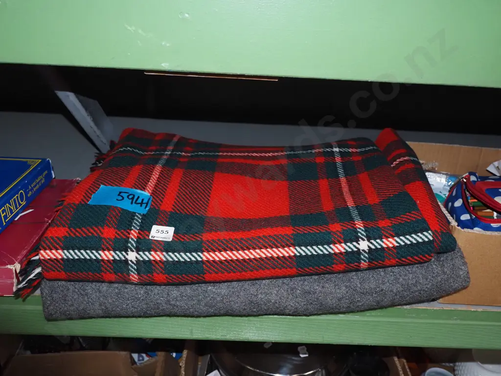 woollen blanket, travel blanket Image 1++