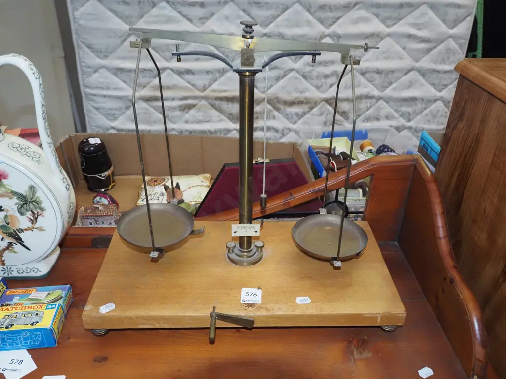 scientific scales- no case Image 1++