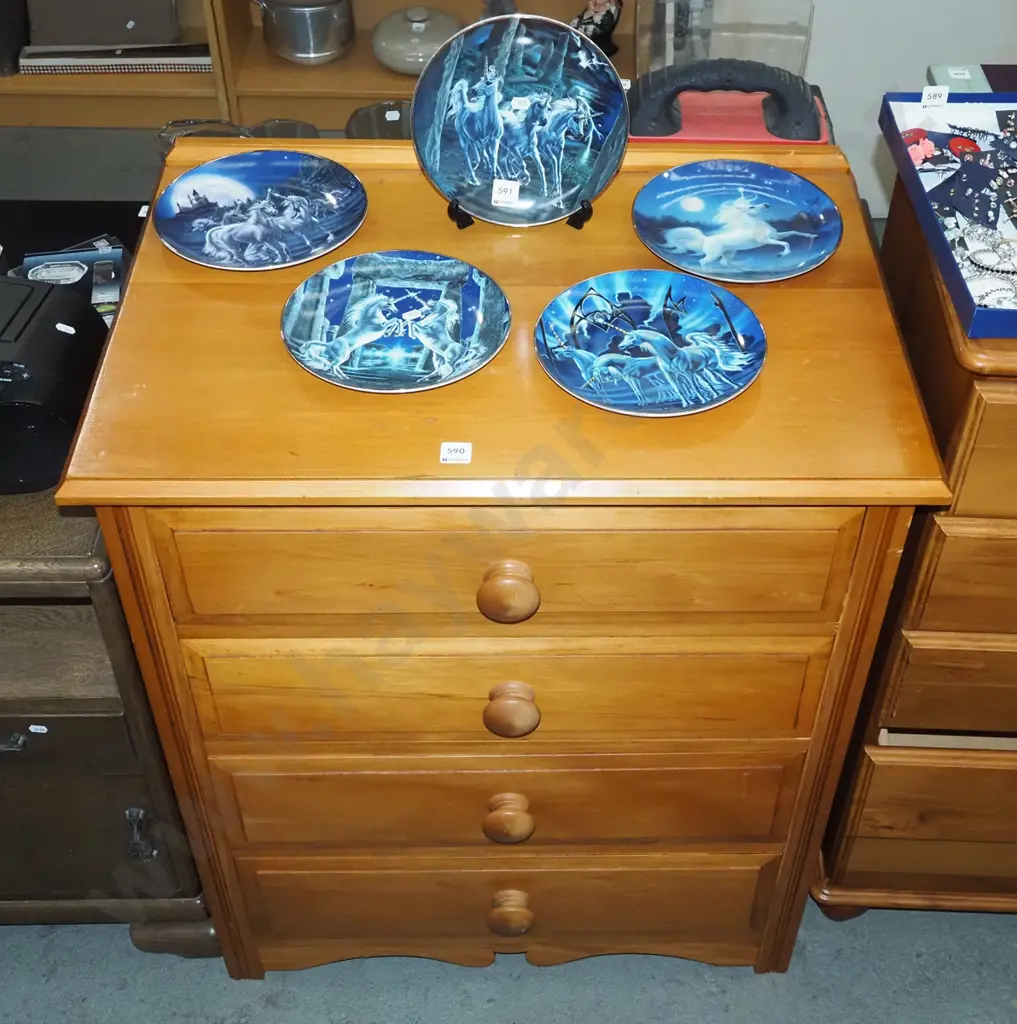 solid rimu 4 drawer chest H890 W730 D500 Image 1++