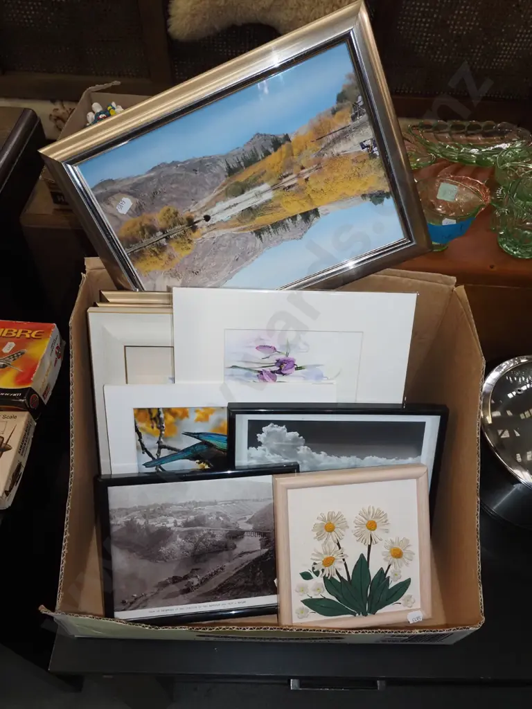 box; photo prints, watercolours, unframed prints etc Image 1++