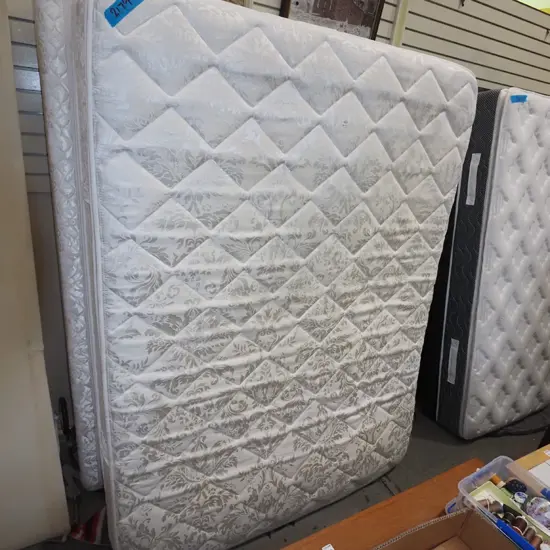 queen bed base and mattress