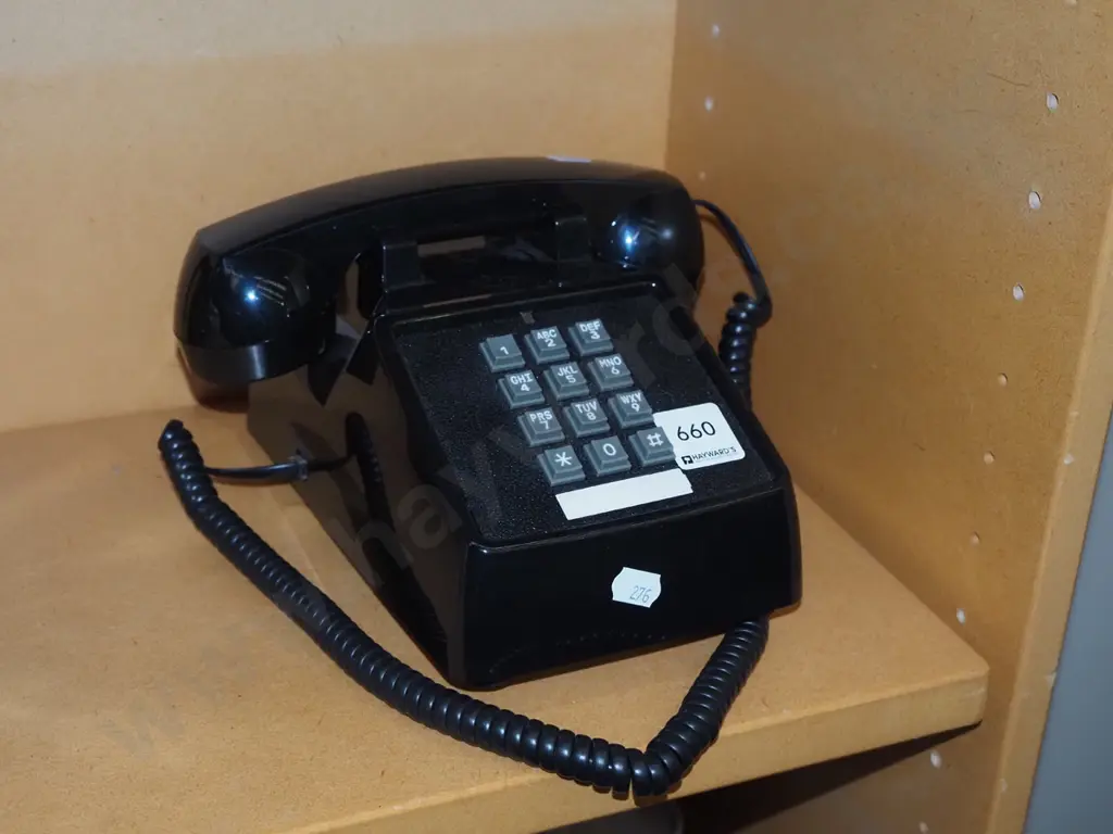 push button telephone Image 1++