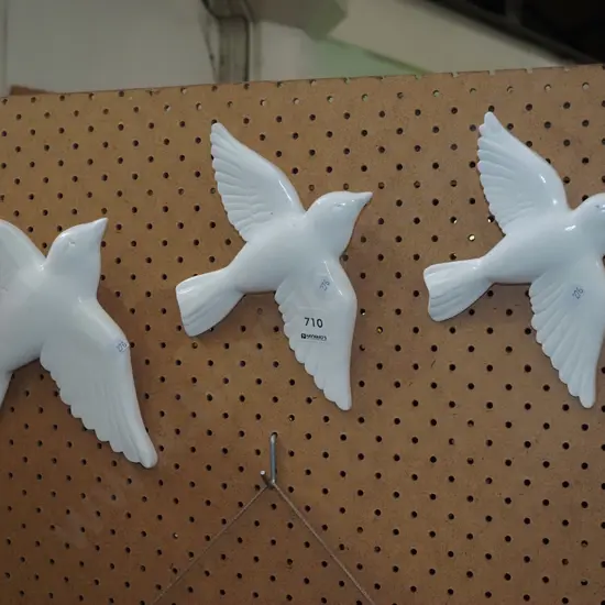 3x ceramic wall mounted birds