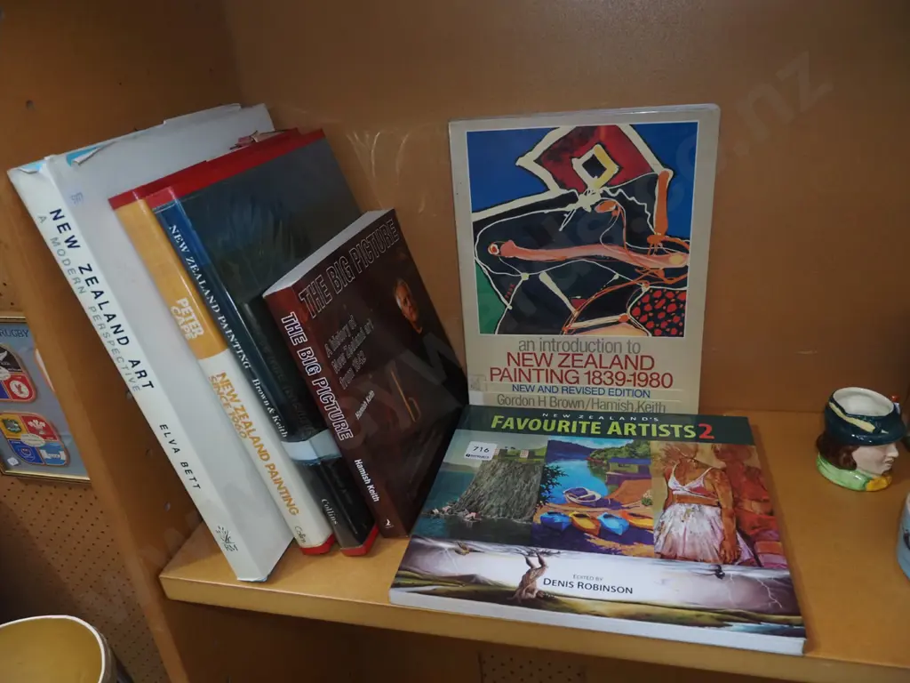 NZ art books Image 1++