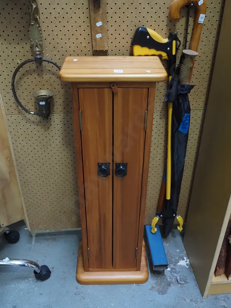 solid rimu 2 door CD cupboard H930 Image 1++