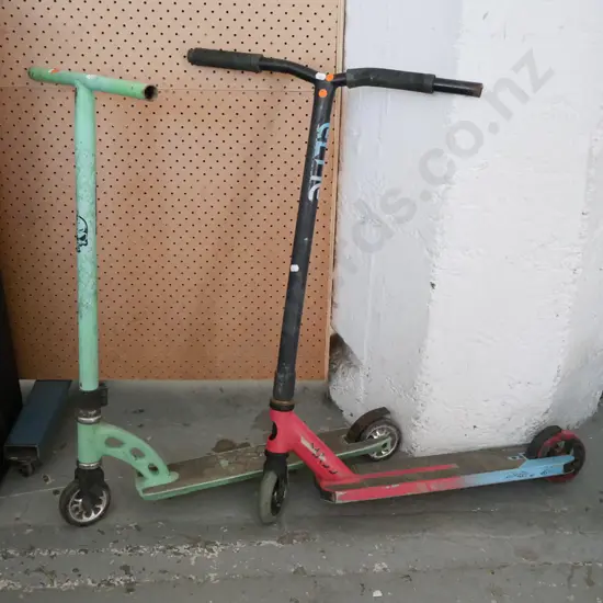 2x childrens scooters