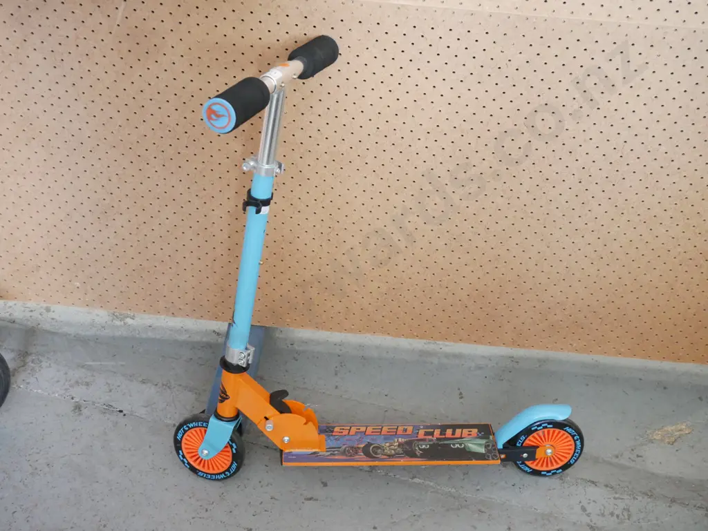 Blue and Orange Hot Wheels Scooter Image 1++