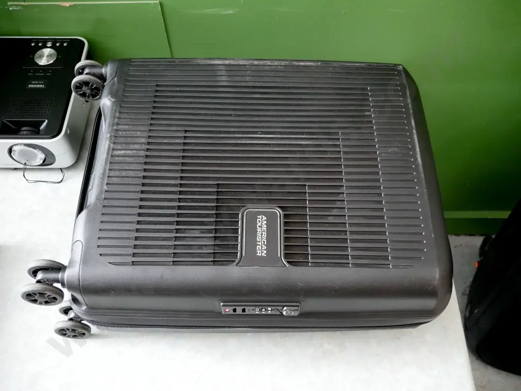 Black hard shell suitcase & various bags Image 1++