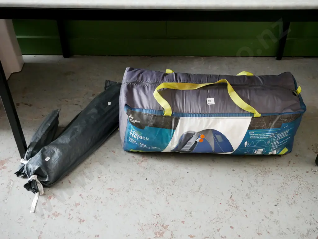 Navigator South 6 person tent Image 1++