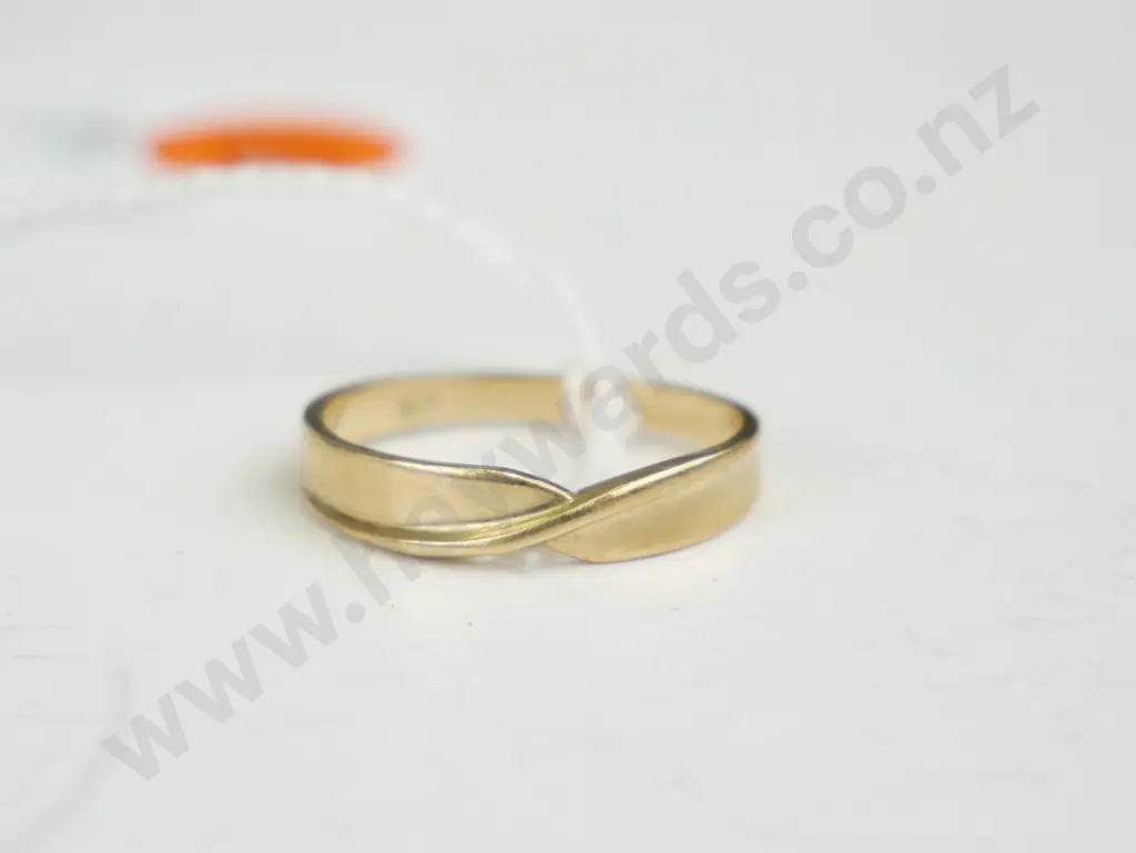 gold wedding ring Image 1++