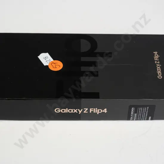 Samsung Galaxy Z Flip 4, in box, no sim holder