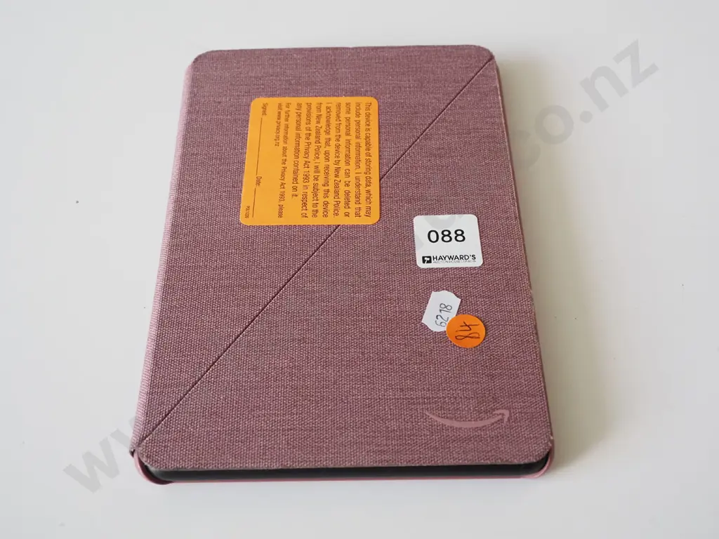 Kindle and case Image 1++