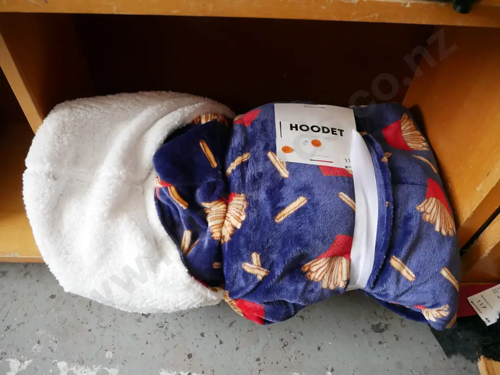 Bambury Hoodet Image 1++