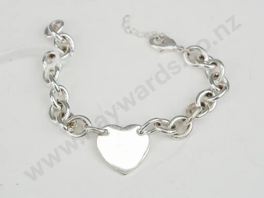Silver bracelet with heart Image 1++