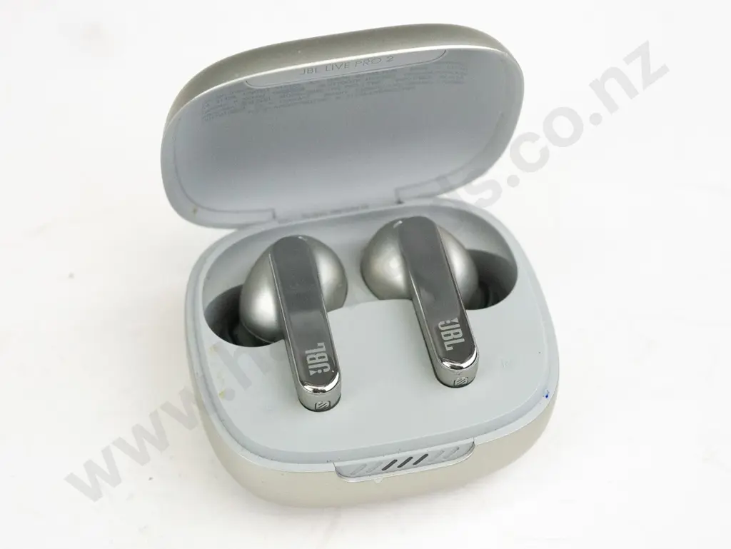 JBL ear buds in grey charging case Image 1++
