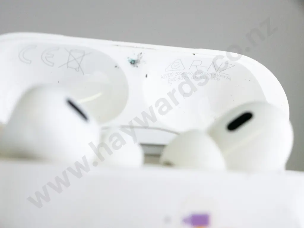 Apple Airpods & charging case Image 1++