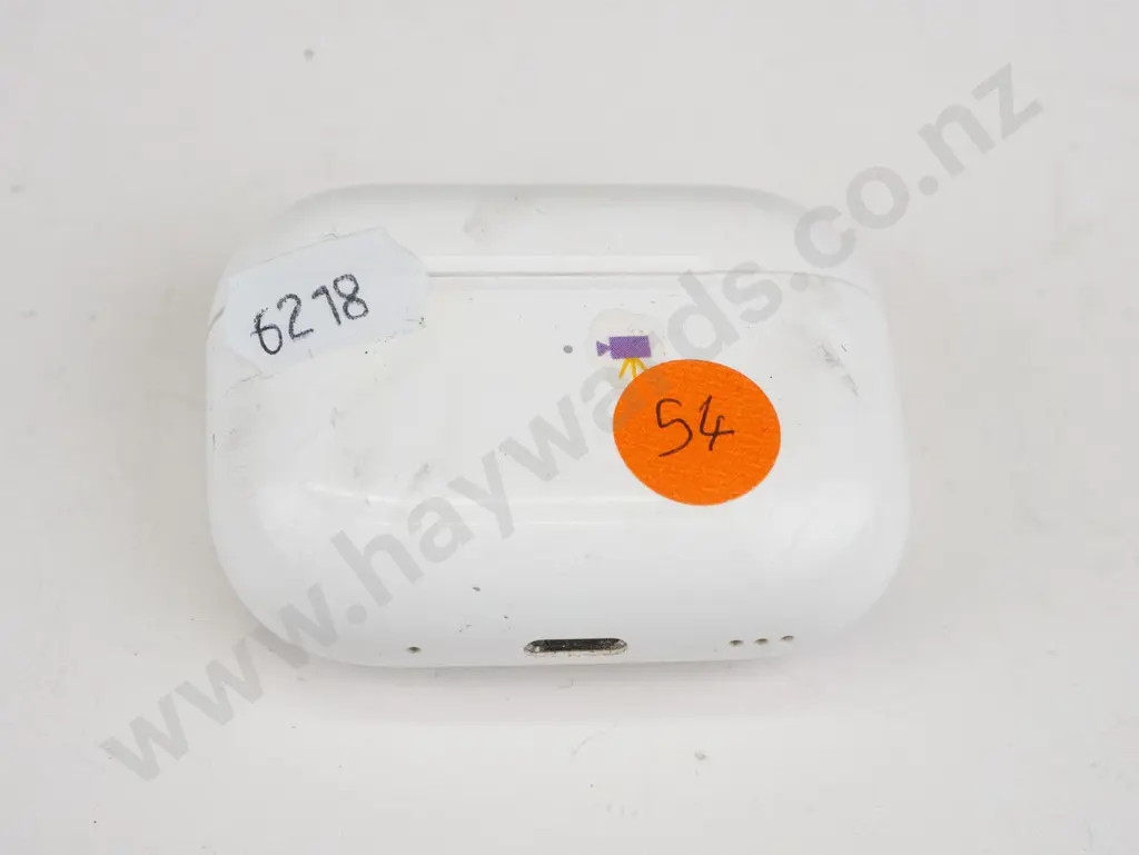 Apple Airpods & charging case Image 1++