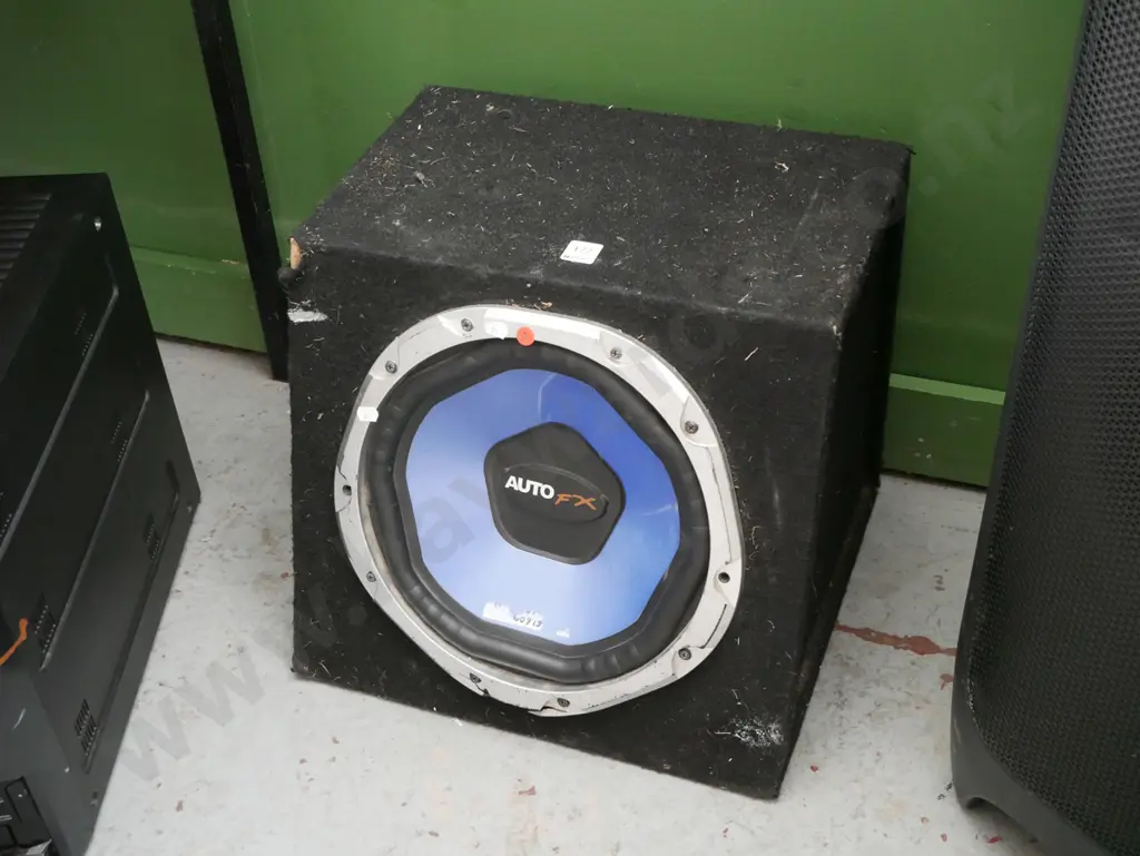 AutoFX 12-inch car subwoofer enclosed in a wooden carpeted speaker box - no power cord Image 1++