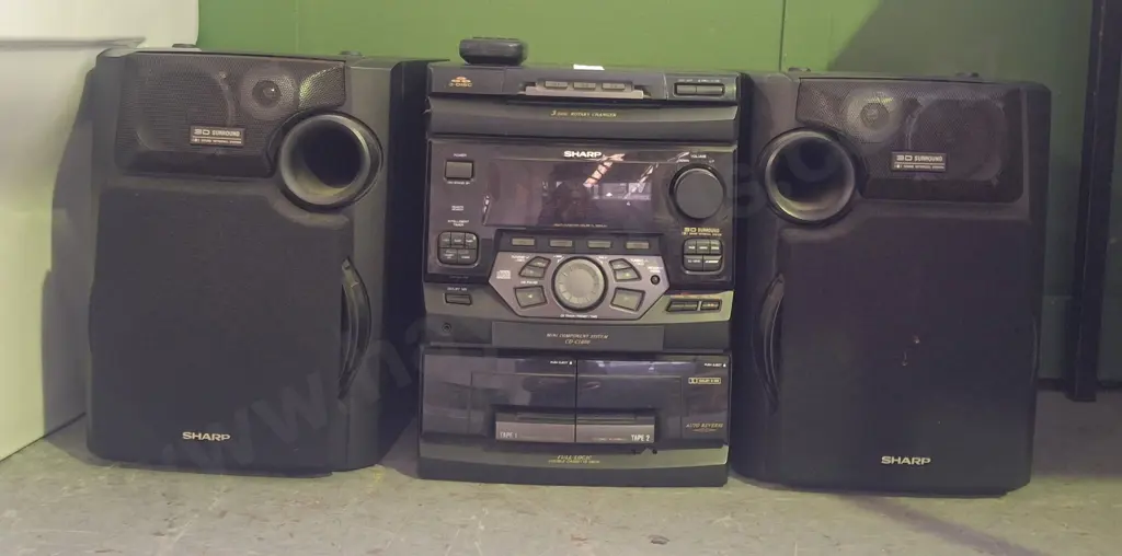 Sharp stereo with tape cassette, 2 speakers, CD player Image 1++