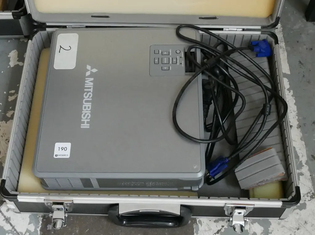 Projector in case Image 1++