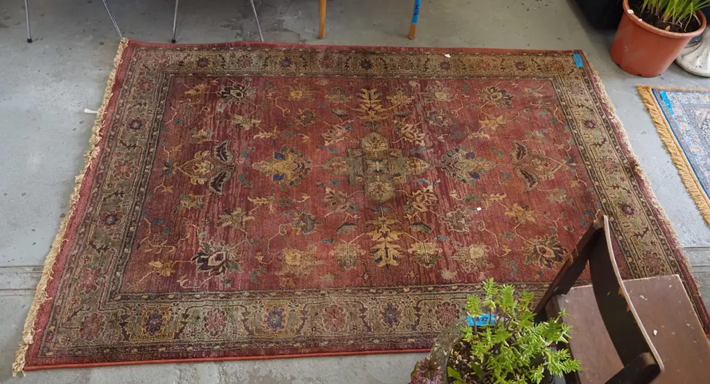 synthetic floor mat - reds and greens L2340 W1630 Image 1++