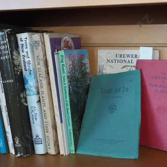 NZ flora books