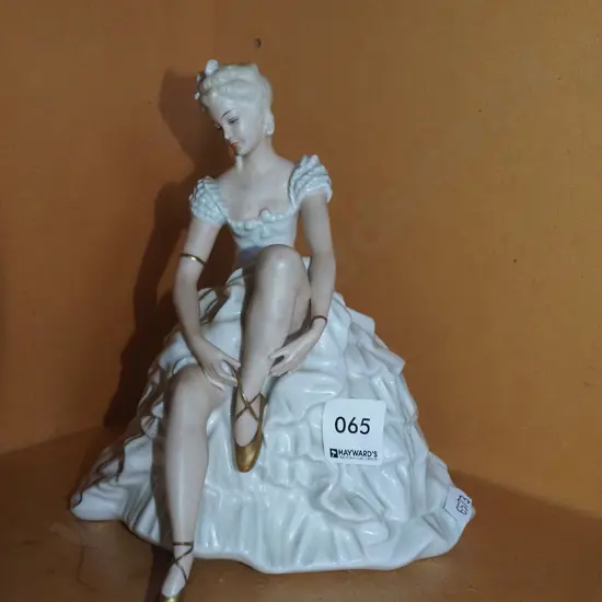 German pottery figurine H200