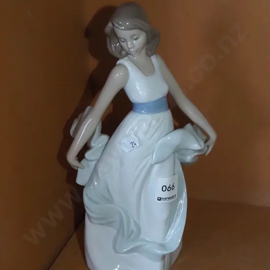 Nao figurine H290