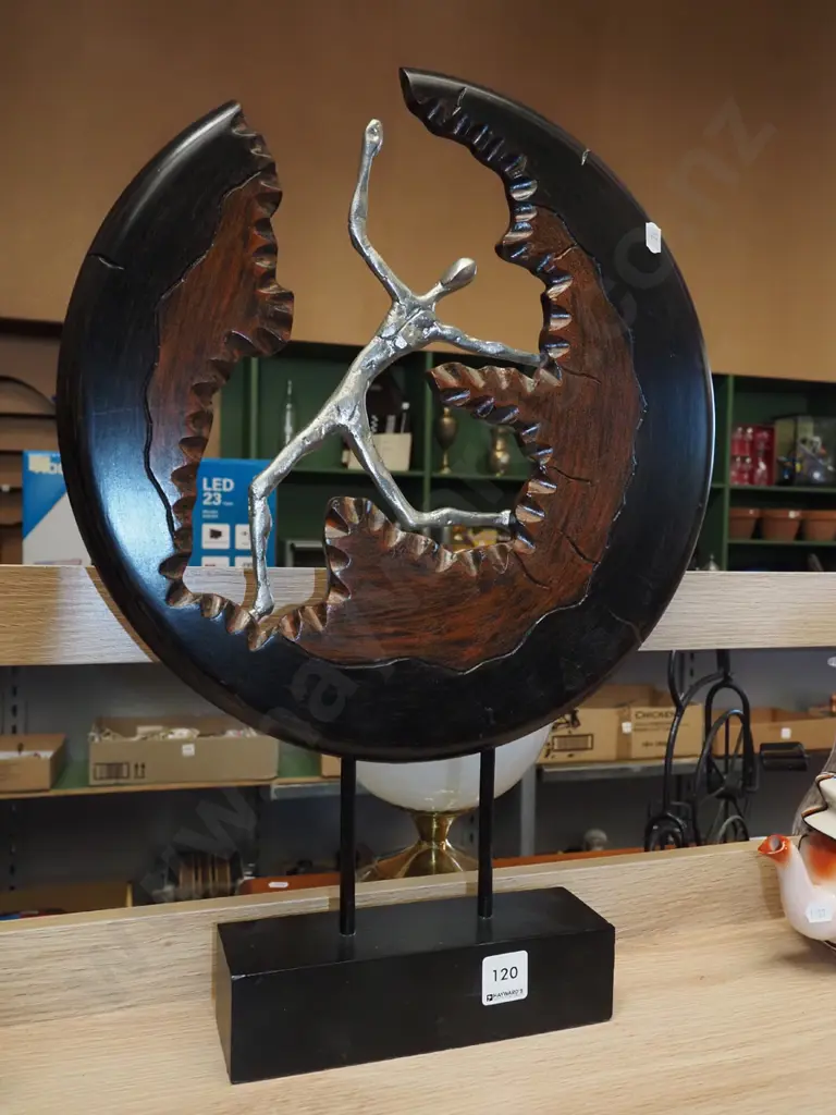 wood and metal sculpture H490 Image 1++