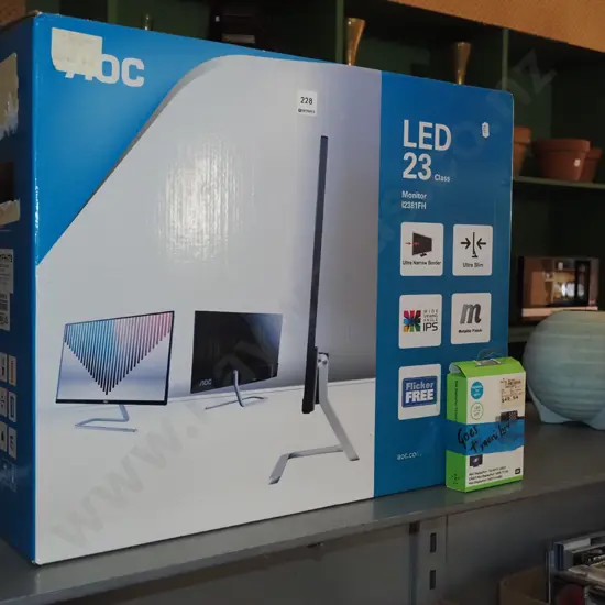 box; LED 23" monitor, boxed HDMI cable