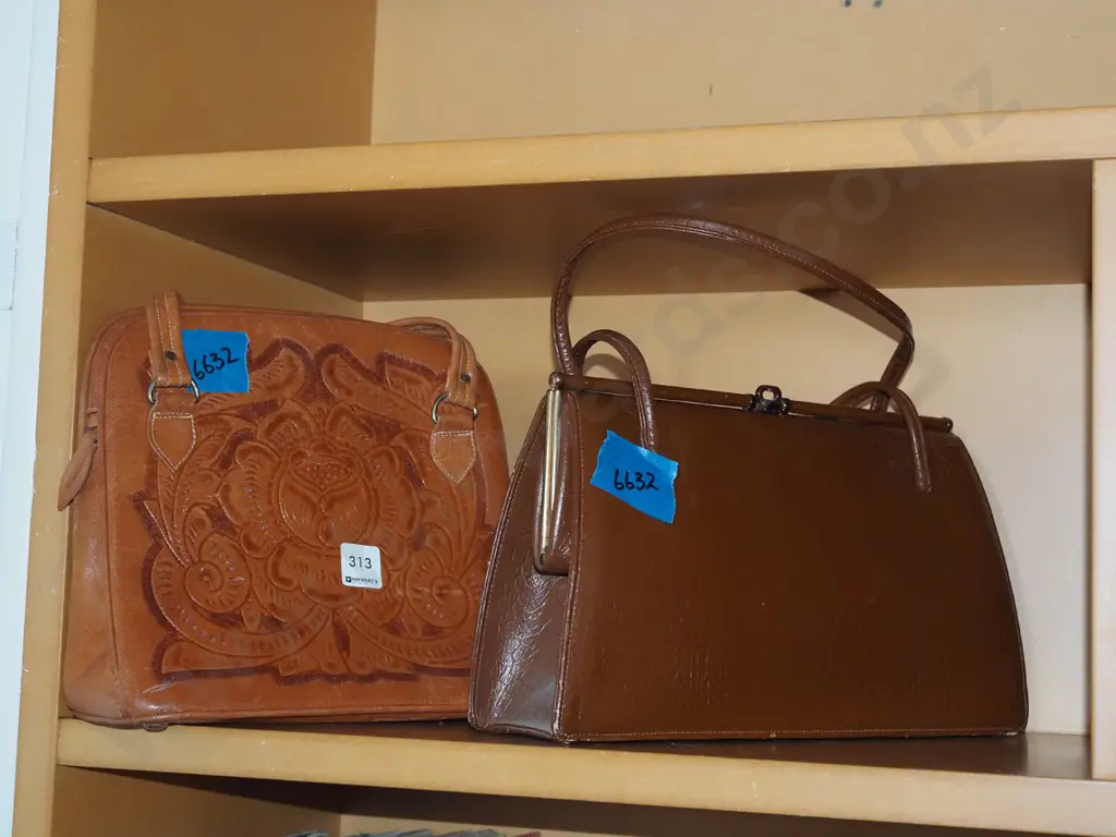 2x hand bags Image 1++
