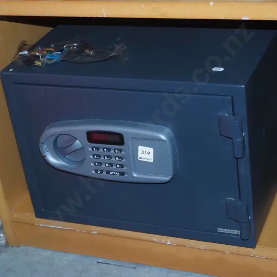 digital safe - keys in office - no code