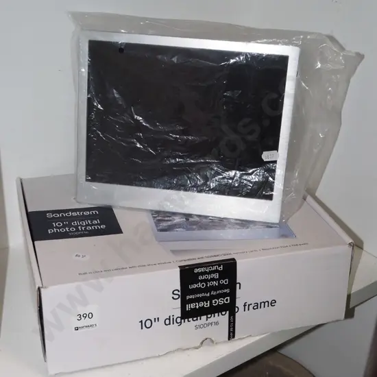 digital photo frame