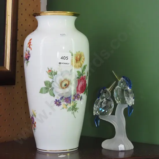 white glass floral vase, figurines Vase H280
