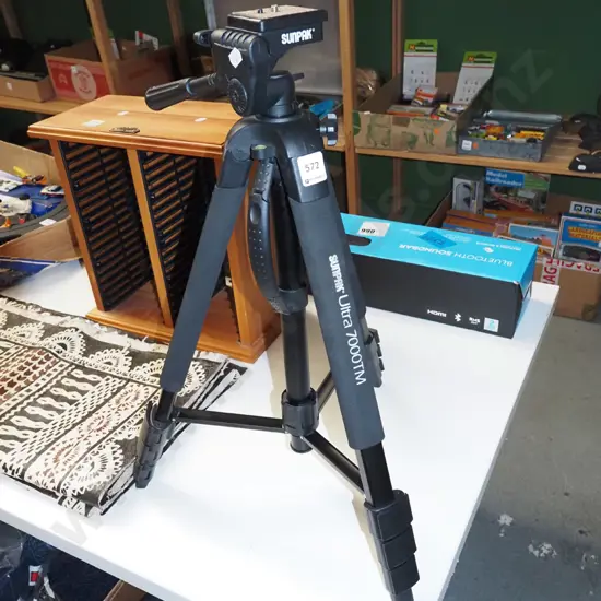 Sunpak tripod