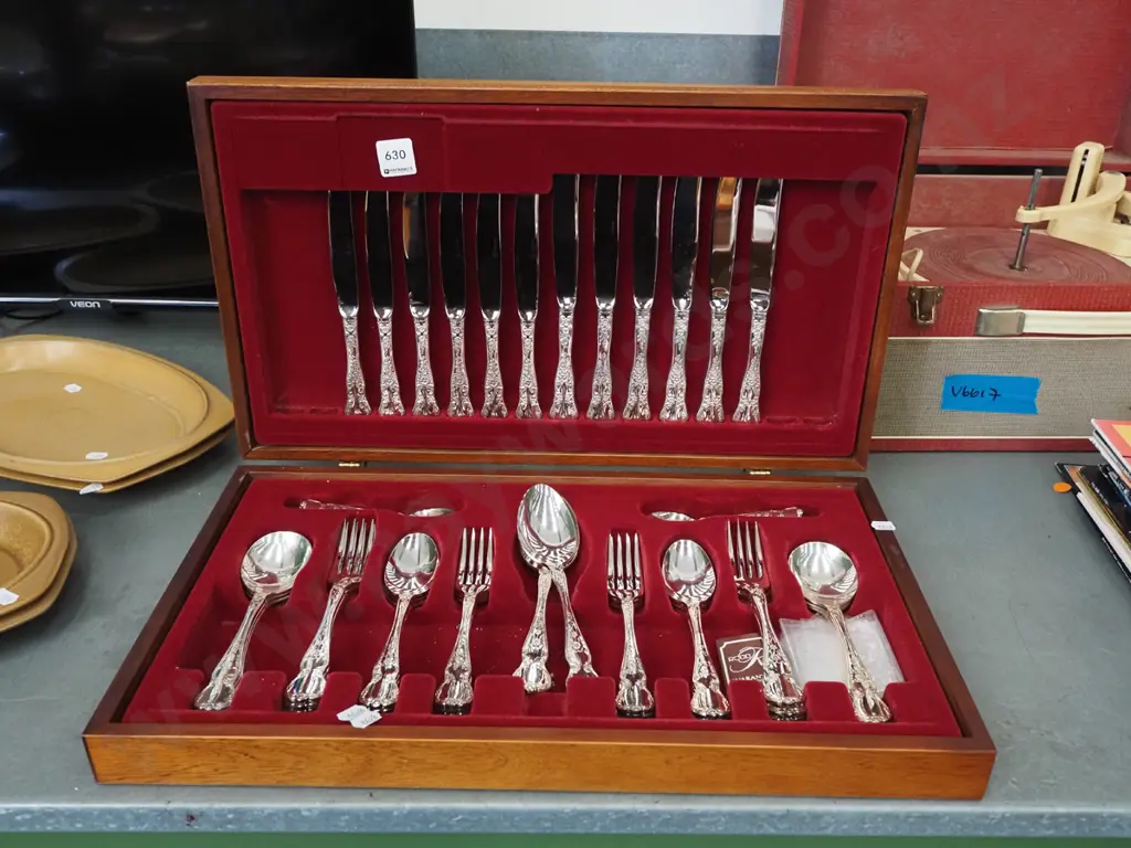 mahogany cased Rodd cutlery set - incomplete Image 1++