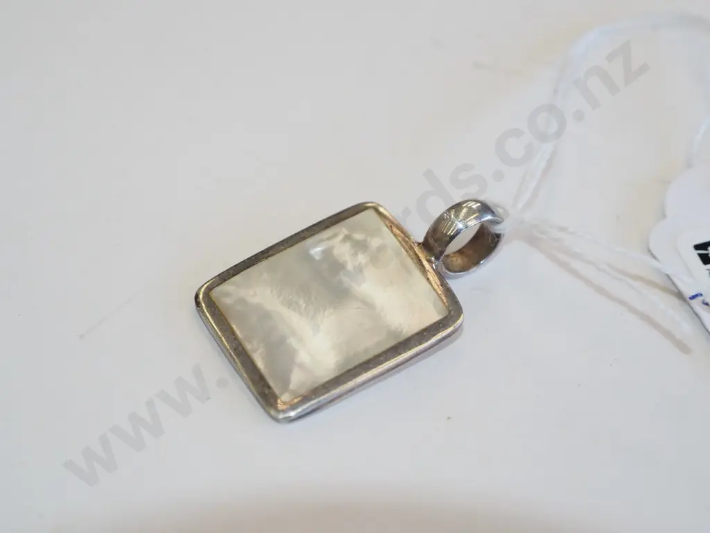 sterling silver and mother of pearl pendant Image 1++