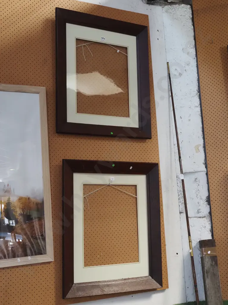 2x oak picture frames H770 - green dots Image 1++
