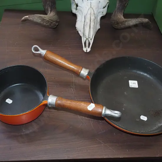 cast iron and enamel frying pan and pot Frying pan Diam250