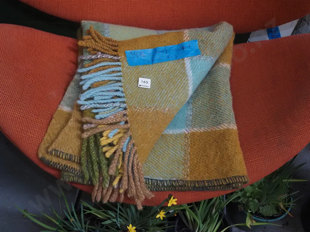 woollen half blanket/knee rug Image 1++