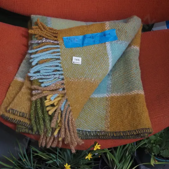 woollen half blanket/knee rug
