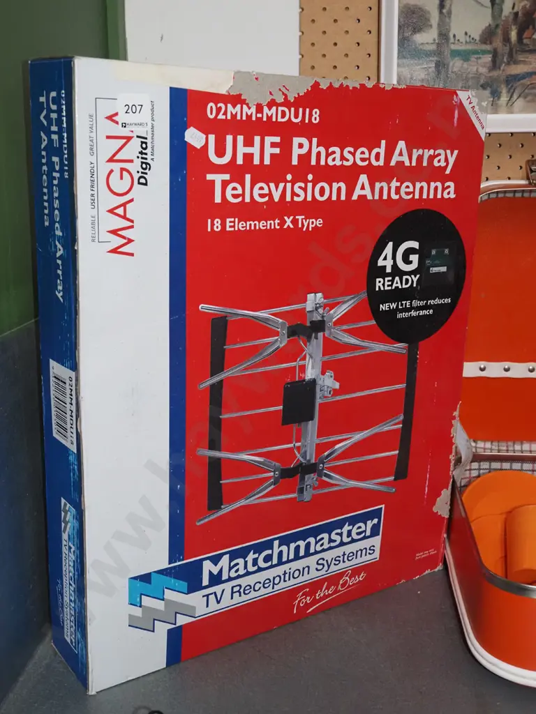 boxed UHF phased TV antennae Image 1++