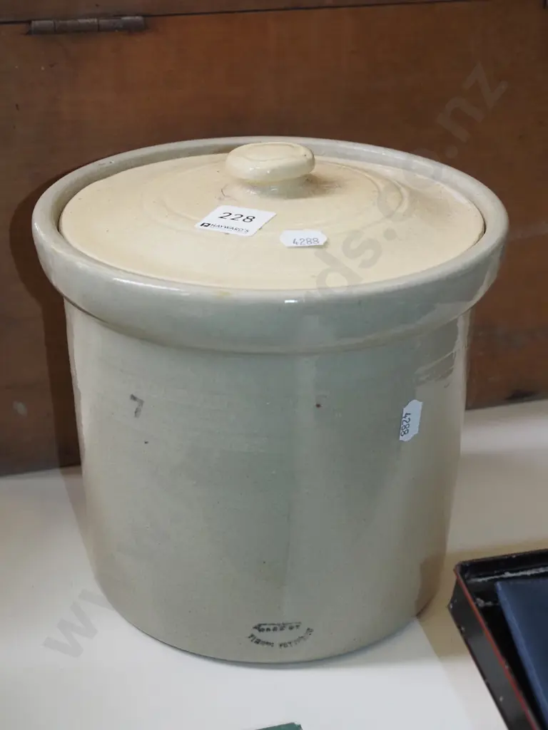 lidded Timaru Potteries storage crock with mismatched lid  Image 1++