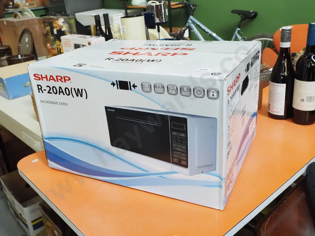boxed as new Sharp microwavwe Image 1++