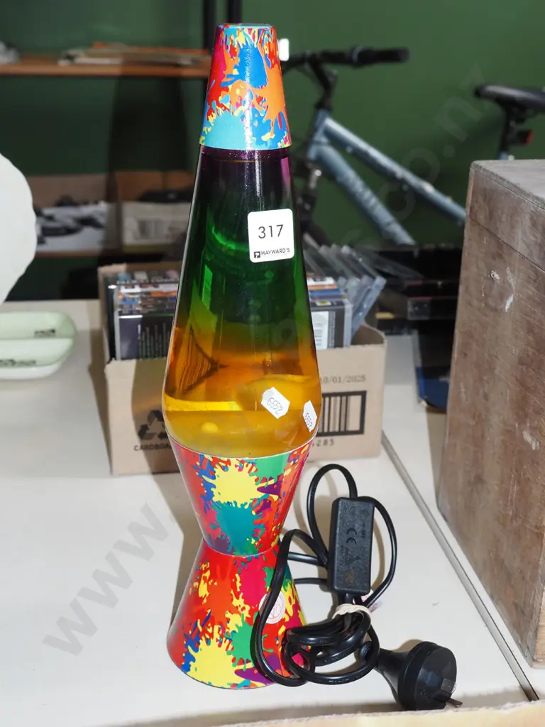 lava lamp H380 Image 1++
